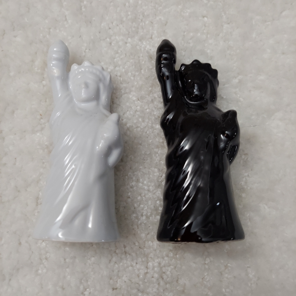 Statue of Liberty salt and pepper shakers. Black and white